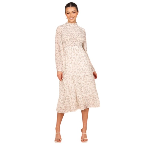 ⭐️ SOLD ⭐️ PETAL & PUP Edwina Shirred Long Sleeve Midi Dress Floral Cream Size 4 - Picture 2 of 13